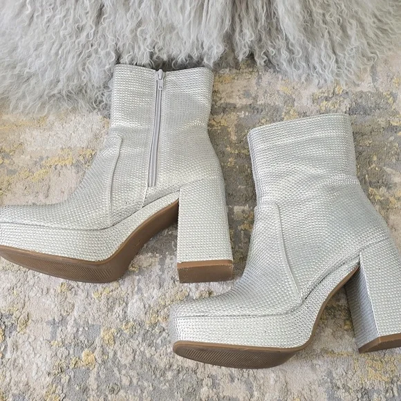 Mia Iva Silver Platform Boots | Sparkly Block Heel Ankle Boot| Size 7.5 - Picture 5 of 17